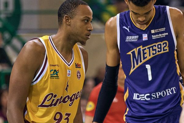 Ce maillot porté par kenny Kadji lors du match des 30 ans du Limoges CSP fait partie des 160 maillots vendus aux enchères au profit du fond de dotation du club.