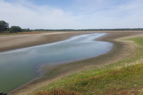 L'étang des Landes en pleine période de sécheresse en 2019