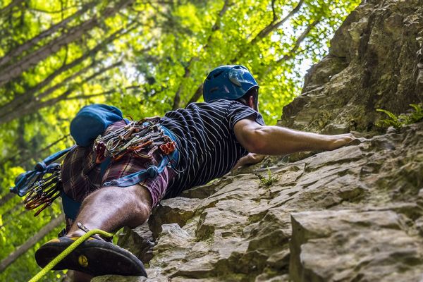 9 sites d'escalade à découvrir en Creuse. 