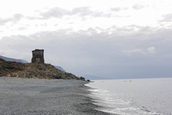 Le cap Corse, une journée de grisaille.