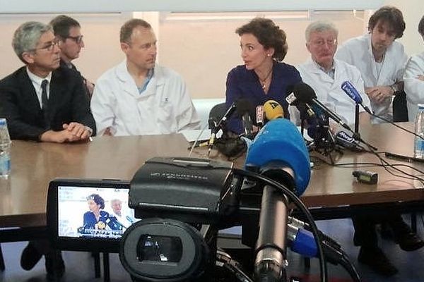 Marisol Touraine, ministre de la Santé à Lille pour une conférence de presse samedi 11 mai. Son ministère a annoncé dans la nuit de samedi à dimanche que l'ex-voisin de chambre du malade à Valenciennes a été contaminé