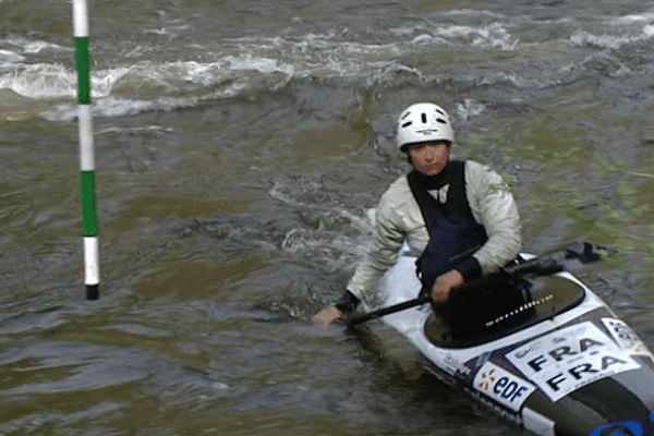 Lucie Prioux, championne de kayak d'origine corrézienne, à l'entraînement à Uzerche