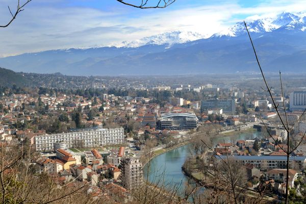 La vallée du Grésivaudan, en Isère, avec, en son coeur, la ville de Grenoble.