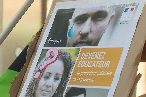 Educateur : un métier en crise, qui attire peu de candidat et qui a la réputaion d'être "maltraité"  par l'administration