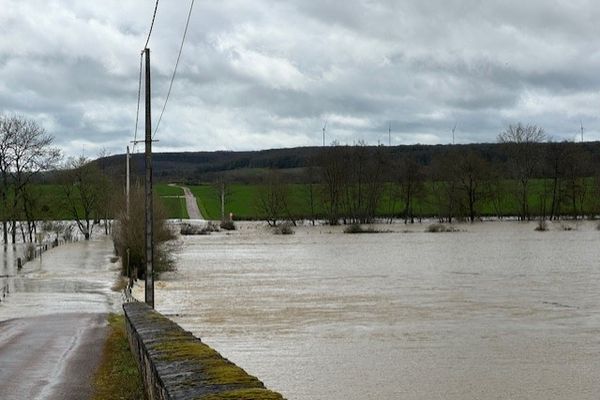 En Côte-d'Or, de nombreuses périodes d'inondations ont eu lieu en 2024. En mars, les communes de Vitteaux, Arcenant ou encore Pércy-sous-Thil avait vu le niveau de leurs cours d'eau monter.