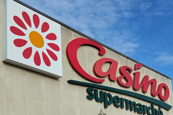 Le groupe Casino annonce la suppression de 1300 à 3200 postes en France d'ici septembre