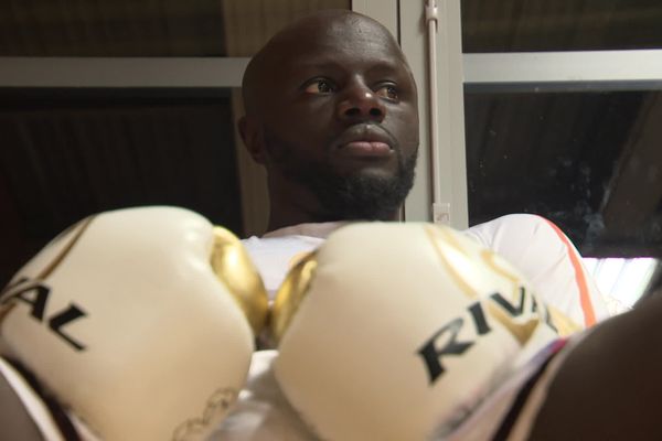 Après près de 30 ans de carrière, il est temps pour Yvan Mendy de raccrocher les gants.