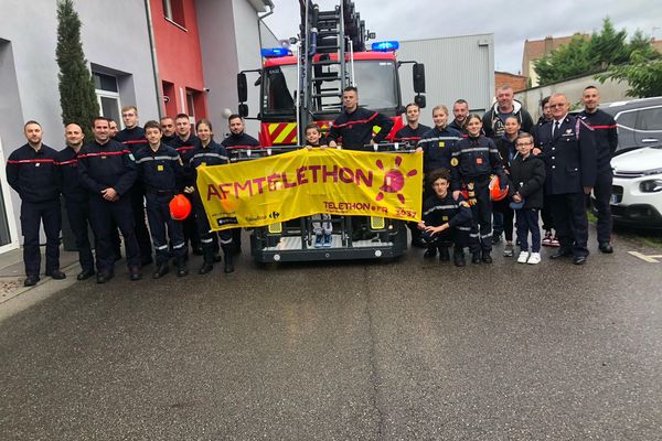 Les pompiers de Moselle vont parcourir 240 km à vélo pour récolter des fonds pour le Téléthon.