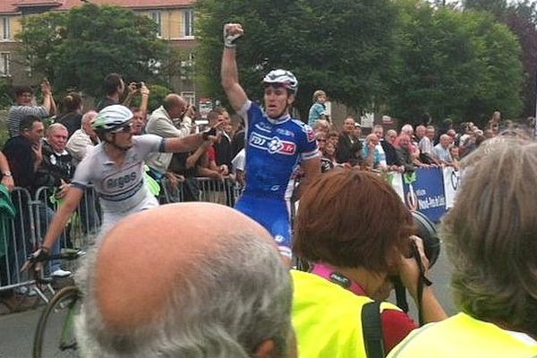 Arrivée au sprint tendue entre Arnaud Demare et John Degenkolb qui a porté réclamation.