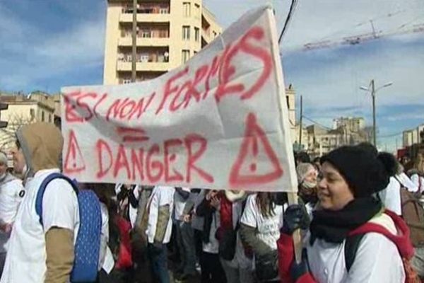 Marseille, manifestation d'élèves infirmiers