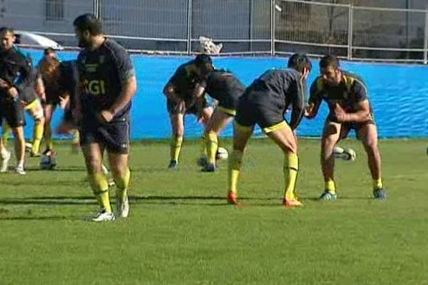 Les joueurs de l'ASM à l'entraînement avant le déplacement à Bayonne