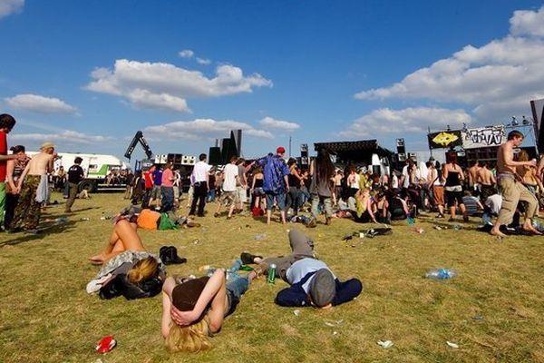 Cambrai-Epinoy, le 05 mai 2013. Troisième jour du Teknival sur la base aérienne 103.