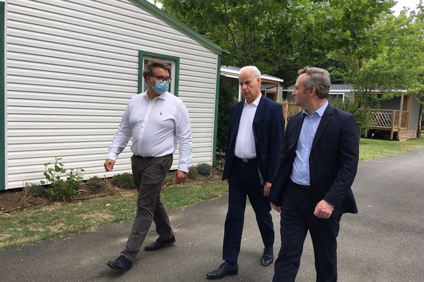 Jean-Baptiste Lemoyne et Alain Griset en visite dans le camping de Port Punay à La Rochelle