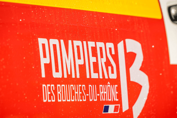 Un camion des sapeurs-pompiers des Bouches-du-Rhône.