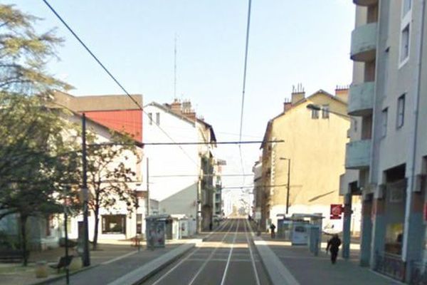 Ligne de Tram à Fontaine 