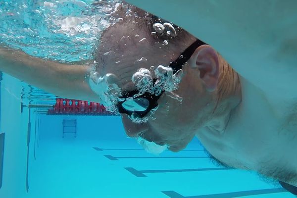 Il existe des leçons de natation pour les séniors