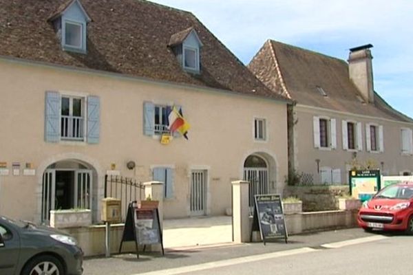 La mairie de Laàs.