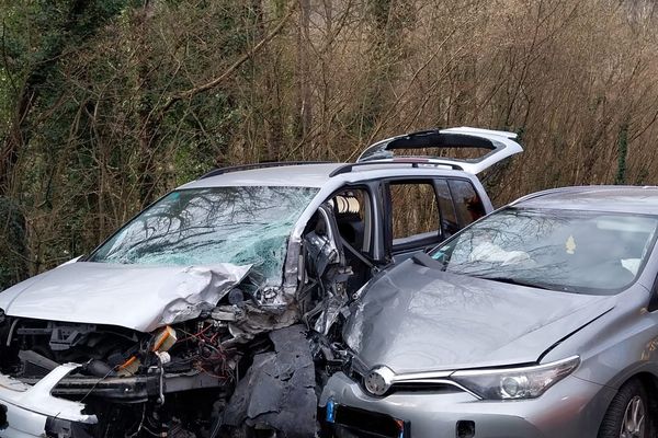 La collision sur la commune d'Aulos en Ariège a fait 10 victimes dont 4 blessés graves.