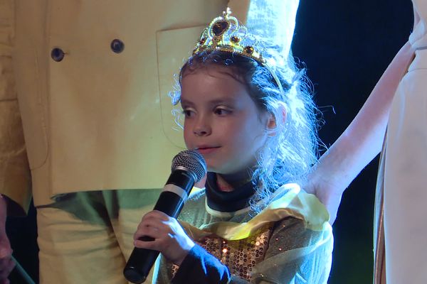 Héloïse est montée sur la scène de l'Espace culturel du Crouzy de Boisseuil ce dimanche 15 mai. Un rêve devenu réalité pour cette petite fille atteinte de la mucoviscidose.