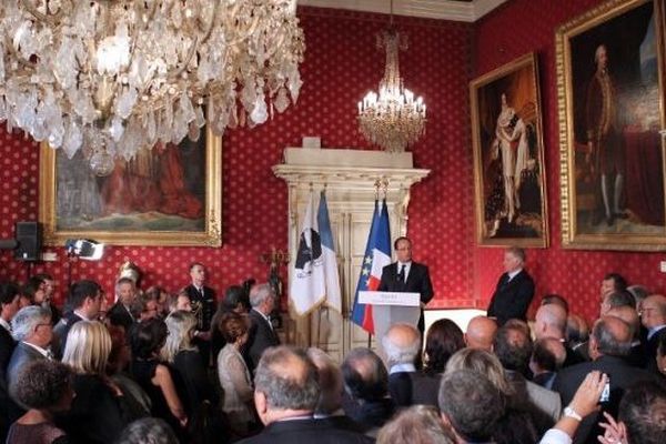 Francois Hollande à la mairie d'Ajaccio. 