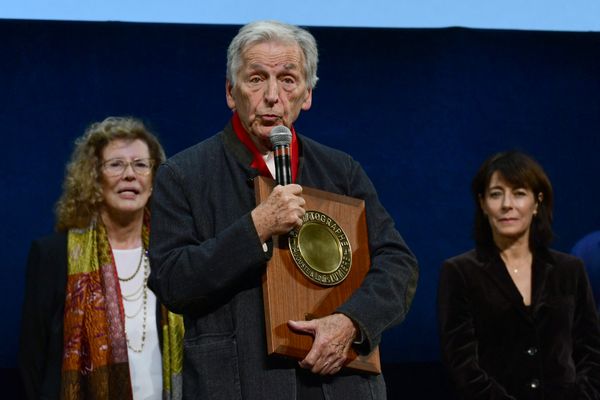 Le cinéaste Costa-Gavras a reçu le prix Lumière spécial, le 12 octobre à Lyon.