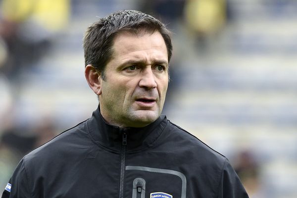 Franck Azéma interdit de banc de touche pour deux semaines.