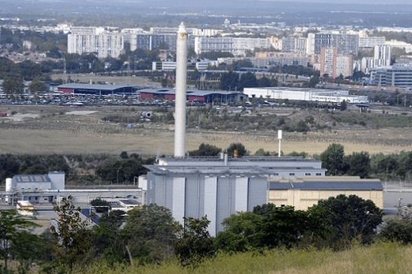 Au bord de la Garonne, en face de l'ancienne usine AZF, l'usine Héraklès