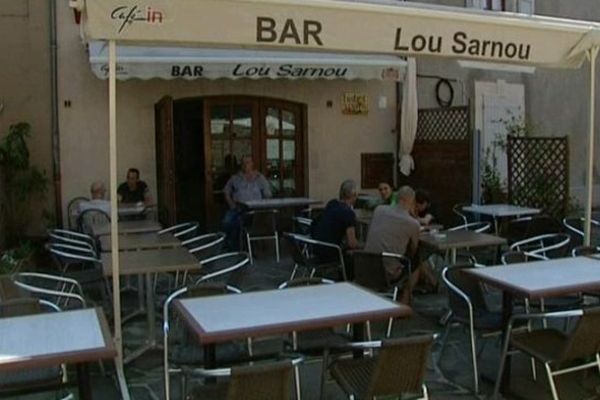 Au bar-restaurant "Lou Sarnou" à Sainte-Eulalie de Cernon