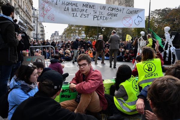 Mouvement écologiste de désobéissance civile à Paris.