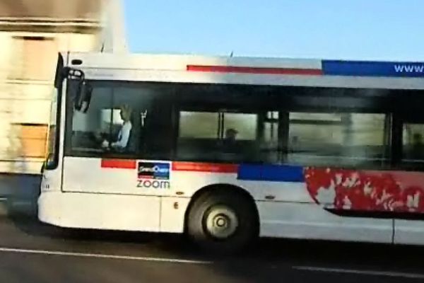 Un des bus de la Ligne 2 "Zoom" du Grand Chalon