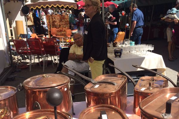 A la brocante d'Allanche, dans le Cantal, dimanche 7 août 2016.