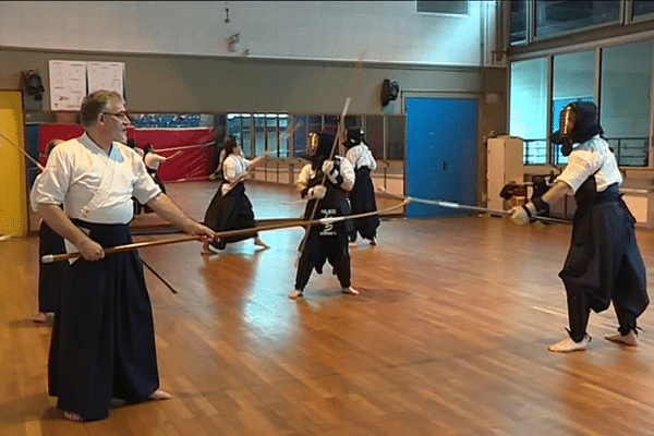 On compte à peine 300 pratiquants du Naginata en France.