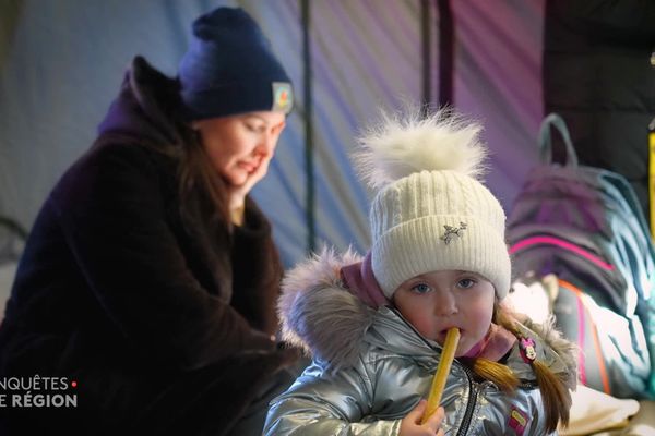 Nous avons suivi le parcours de 2 familles de réfugiés ukrainiens, une dans le Vaucluse, l’autre à Marseille, dans cette difficile adaptation à la France.