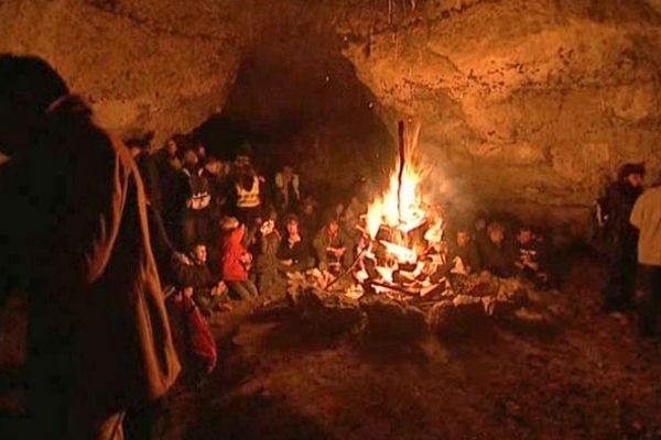 La messe a été dite dans une grotte d'Orival