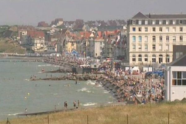 Plage de Wimereux, à marée haute dimanche 21 juillet midi