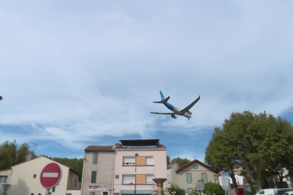 Une étude d'impact selon l'approche équilibrée a été confiée à la DGAC sur les nuisances liées à l'aéroport Marseille-Provence.
