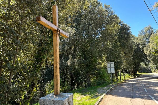 Une croix édifiée par la municipalité fait polémique à Quasquara.