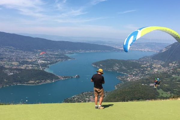 Talloires-Montmin est le spot de parapente le plus fréquenté d'Europe