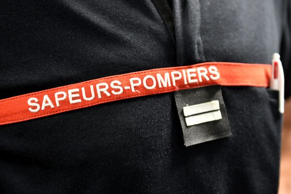 Près de 50 pompiers sont intervenus sur les lieux de l'accident après minuit le 8 septembre 2024 à Tassin-la-Demi-Lune à l'ouest de Lyon.