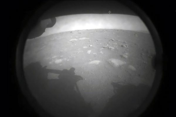 La première photo de mars envoyée par le rover Perseverance. 