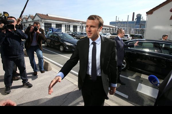 Emmanuel Macron alors ministre des finances en visite en 2015 à Alstom Belfort