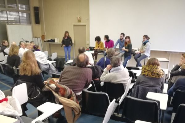 Assemblée générale des personnels en grève de l'hôpital Edouard Heriot