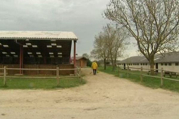 L'instituteur de 49 ans a passé trois étés de suite au centre équestre l'Etang avec des enfants de 8 à 12 ans