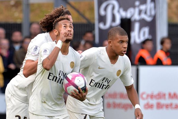 Adrien Rabiot, Neymar et Kylian Mbappé, à Guingamp, le 18 août 2018.