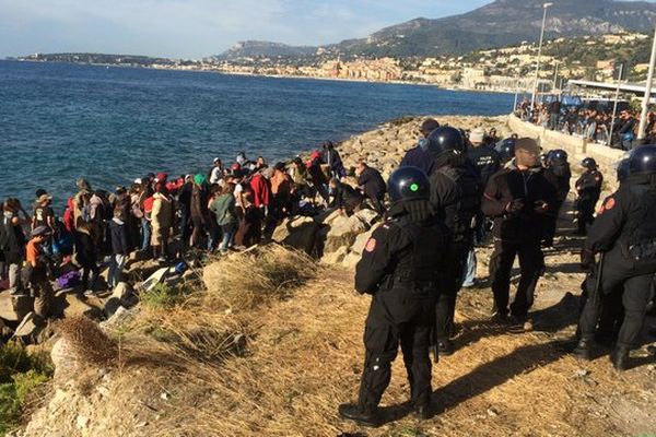 Les forces de l'ordre italiennes sont intervenues dès 6h ce matin