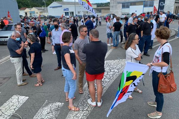 Viviez (Aveyron) - manifestation populaire pour soutenir les salariés de la SAM - 7 juillet 2021.