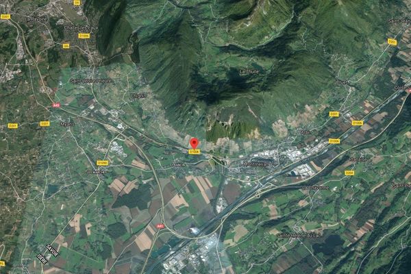 Le trentenaire a trouvé la mort dans une sortie de route à Chignin (Savoie).