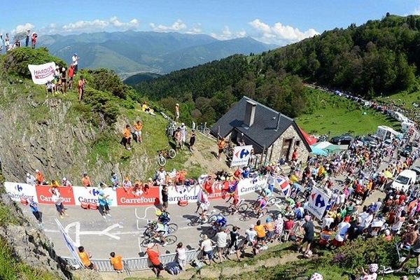 La montée du col de la Hourquette d'Ancizan.