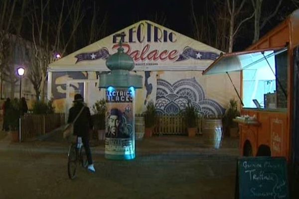 L'entrée de l'Electric Palace, photographiée le 30/01/2015. Ce lieu éphémère est installé à Clermont-Ferrand le temps du Festival du Court Métrage. 