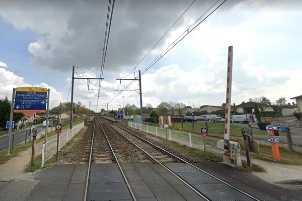 La gare de Saint Médard d'Eyrans (illustration)